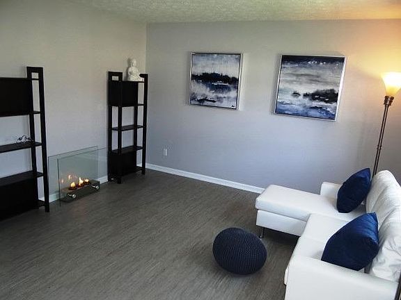 4th image of 7604 Dover Ct #114