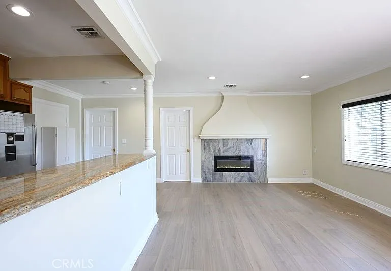 6437 Enfield Ave — Photo 16
