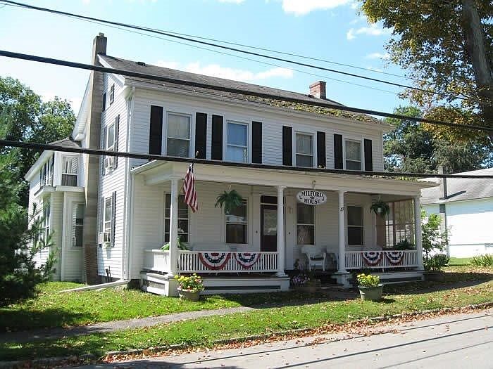 1st image of 88 W Main St