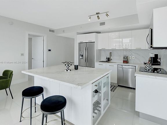 5th image of 5300 Paseo Blvd #1711
