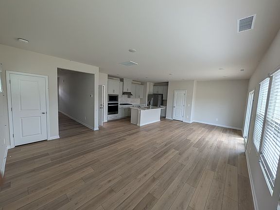 5th image of 916 Grand Mesa Dr