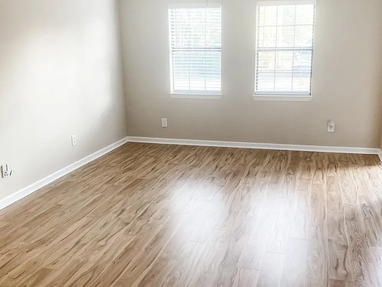 2014 English Dr SW — Photo 8
