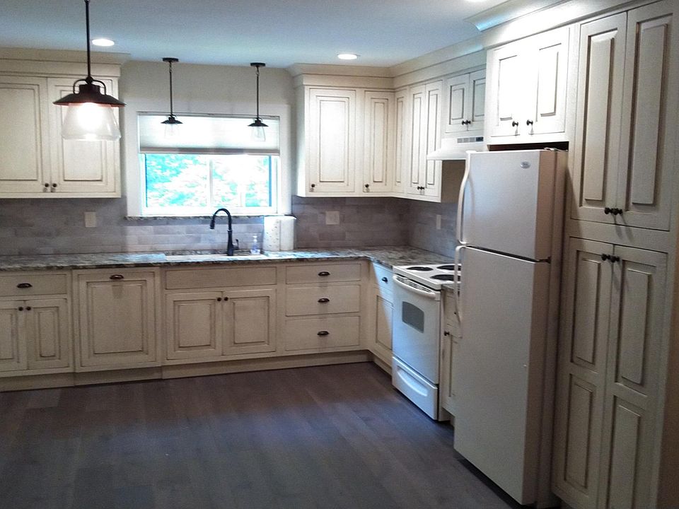1st image of 51 Lake Dr #4