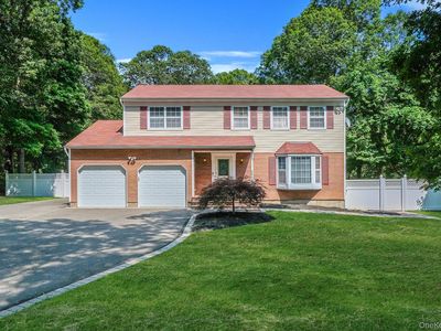 125 W Bartlett Road, Middle Island, NY, 11953