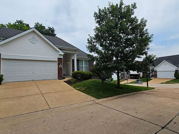 1002 Shire Ln, Eureka, MO 63025