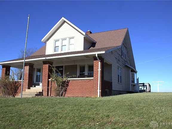 2nd image of 200 E Main St