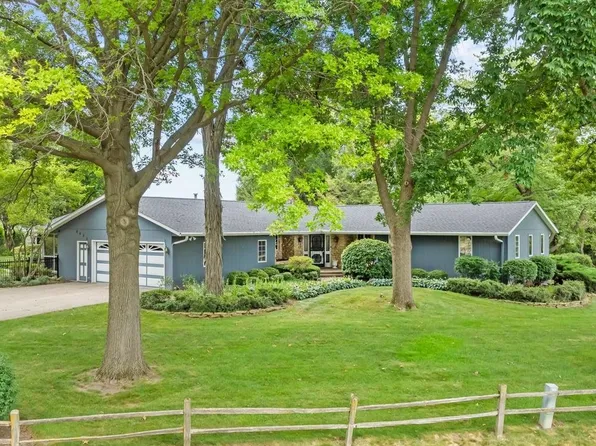 8625 Byron Hills Dr, Byron, IL 61010