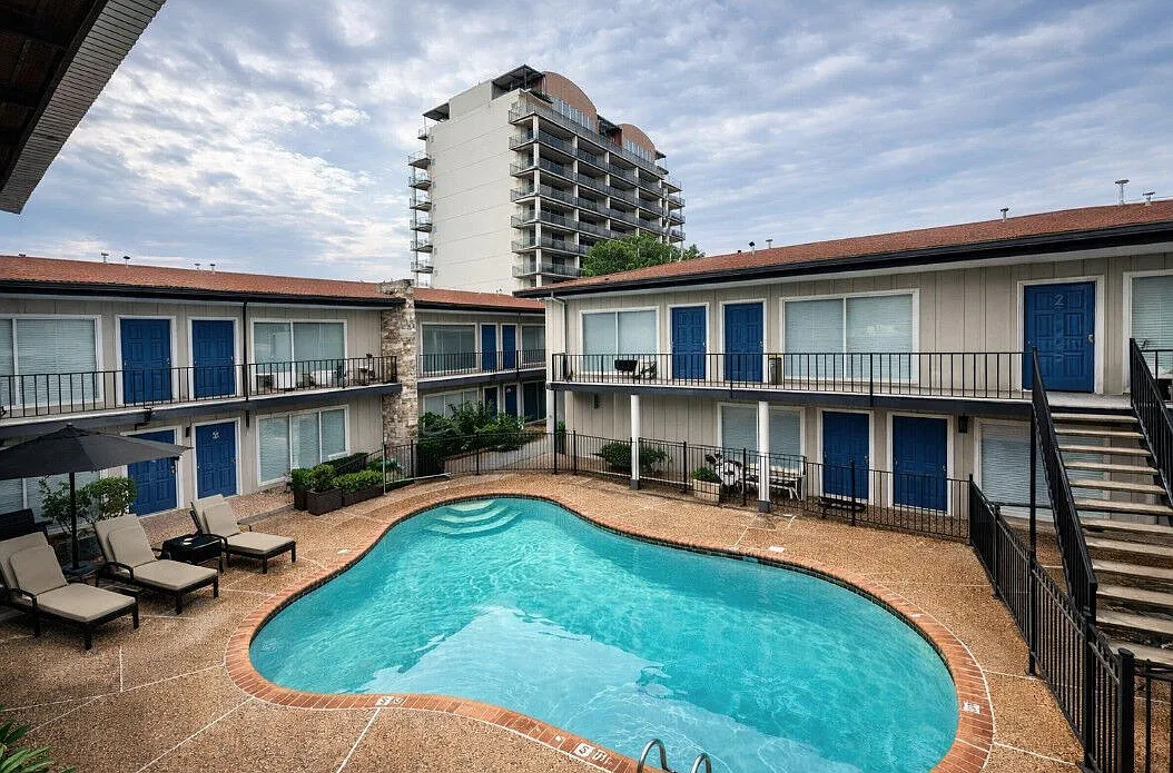 Marshall Apartments — Photo 2