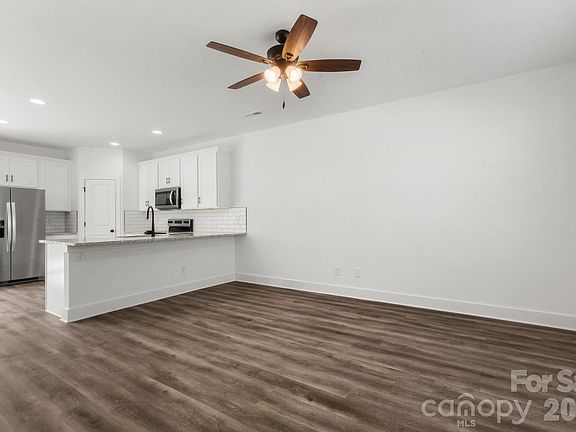 2nd image of 115 Indian Wells Ct