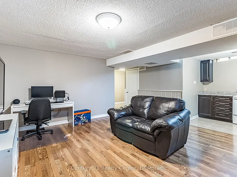 34 Niagara Pl #BASEMENT — Photo 6