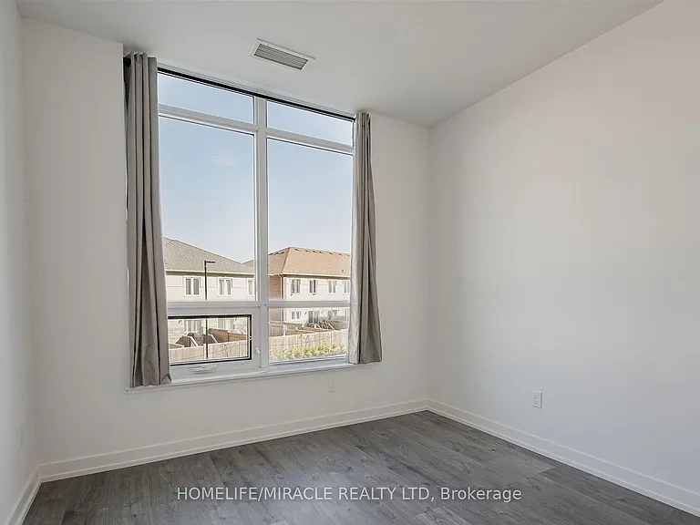 1010 Dundas St E #220 — Photo 3