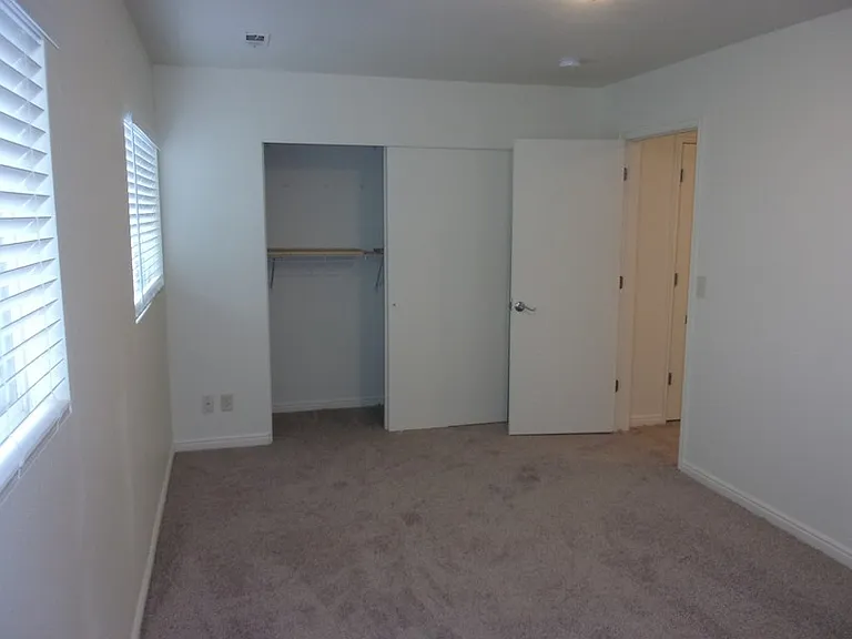 88 E Rainbow Way — Photo 25