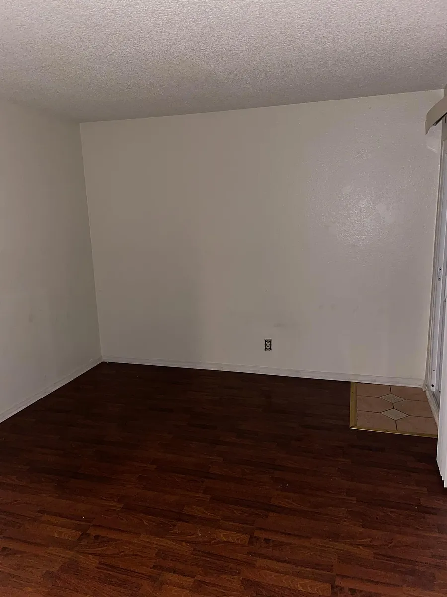 Building Photo - 4321 Lennox Blvd #6
