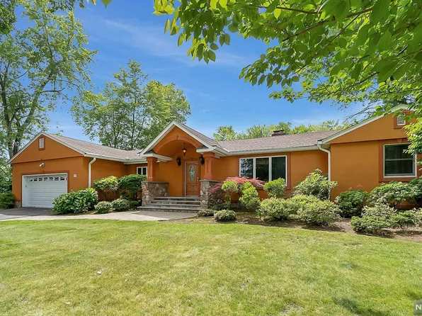 497 Tappan Rd, Northvale, NJ 07647