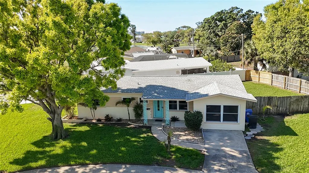 3 bed, 2.0 bath, 1315 sqft, $2,600 — Photo 2