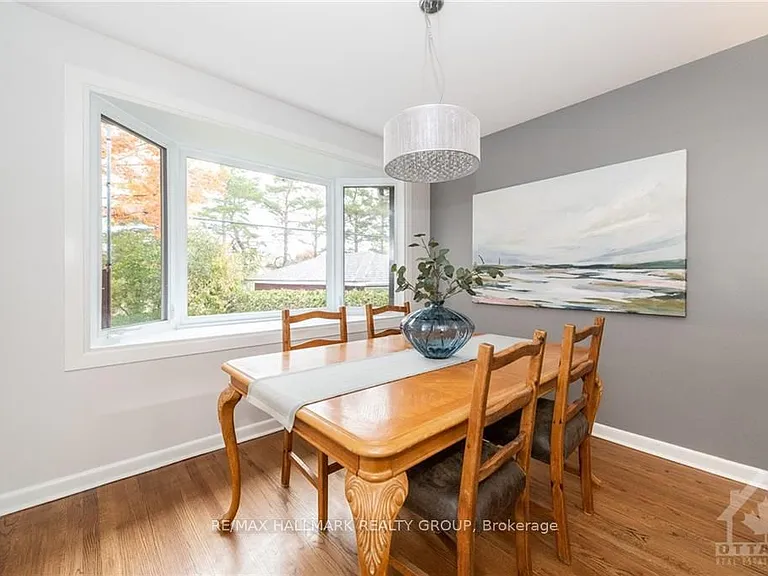 1132 Cline Cres #A — Photo 4