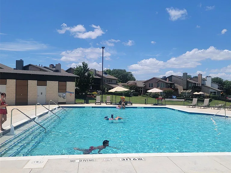 2908 Shady Lake Cir — Photo 15