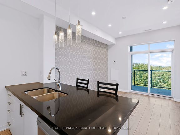 2nd image of 125 Shoreview Pl #624