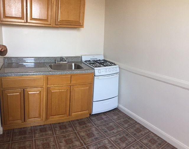2nd image of 45 Tennis Ct #B30