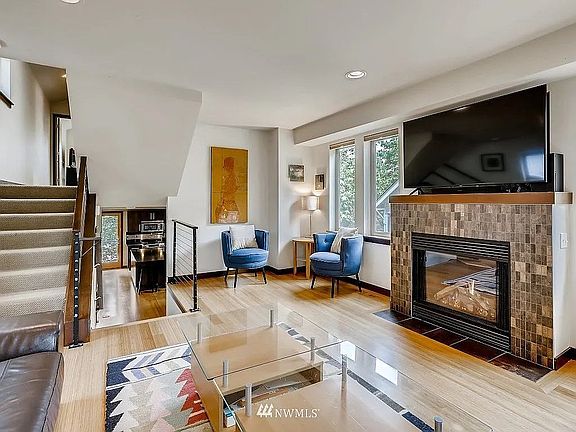 4th image of 9005 24th Ave NW