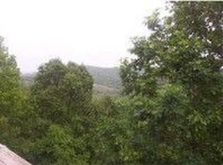 526 Notch Ln, Branson West, MO 65737