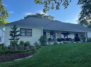 10111 Oakridge Dr, Overland Park, KS 66212