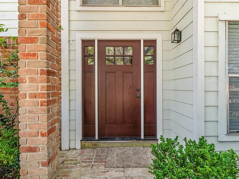 11831 Meadowchase Dr — Photo 2