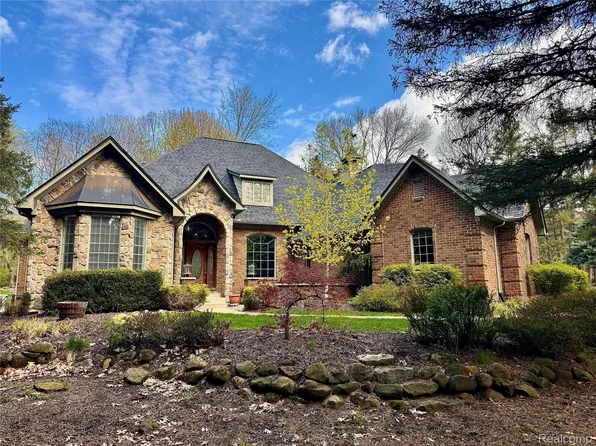 4456 Medford Hill Dr, Metamora, MI 48455