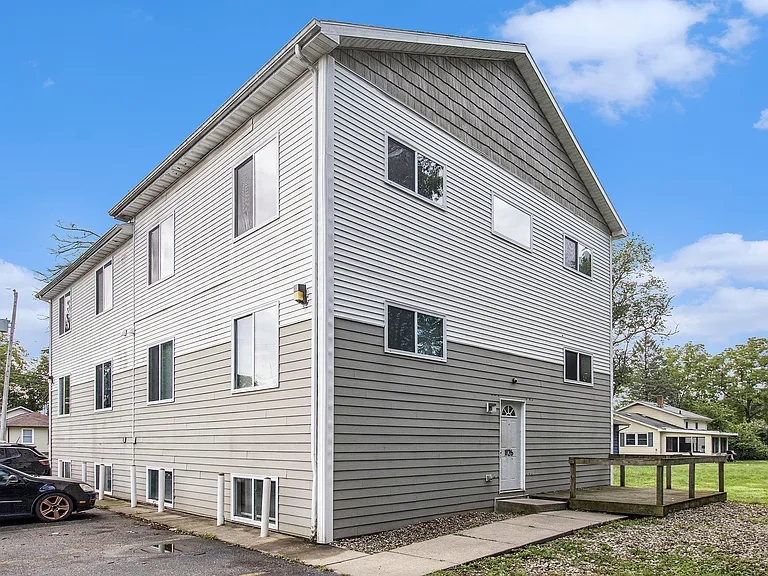 1126 Lafayette Ave — Photo 2