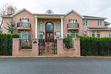 Sold by Robert DeFalco Realty