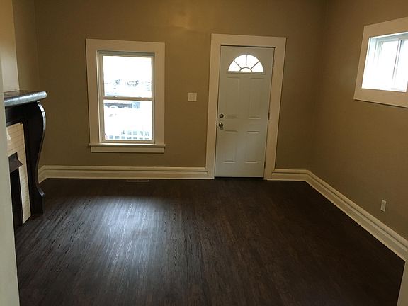 3rd image of 1075 Saint Clair Ave #1075
