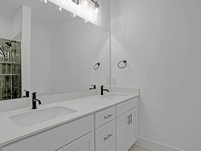 2553 Huxley Mews — Photo 15