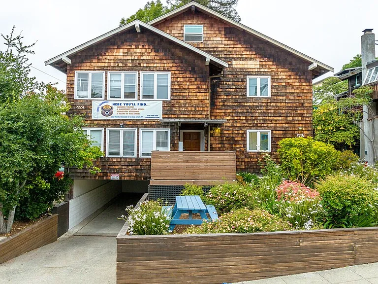 2731 Durant — Photo 69