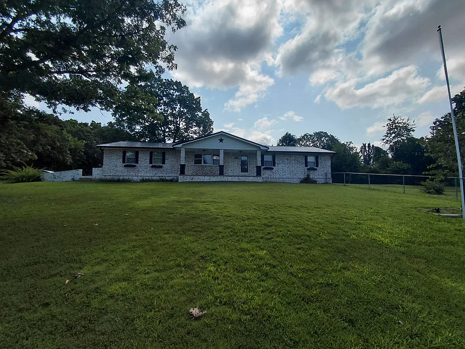 14490 Hilltop Rd
