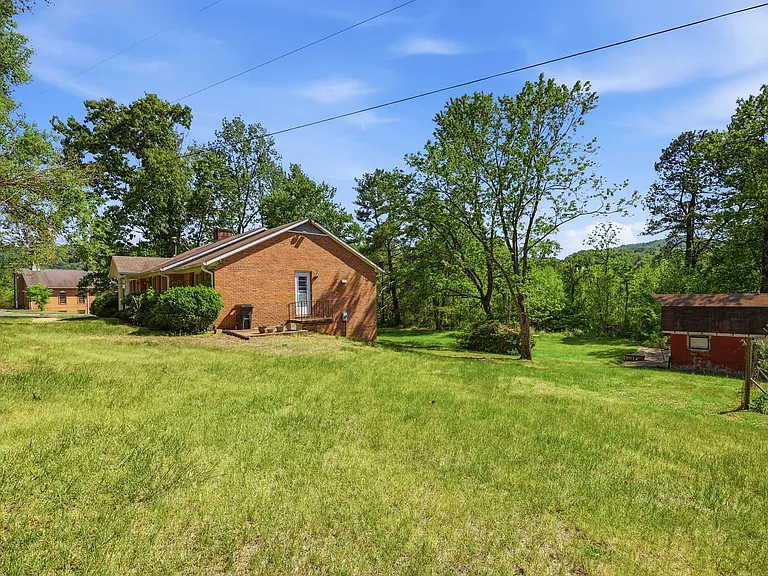 5757 Heards Mountain Rd — Photo 39