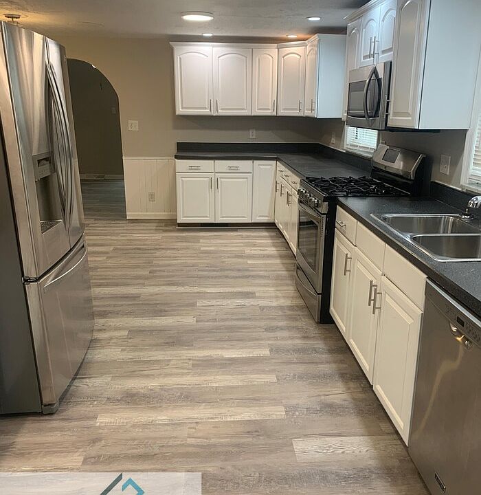 2nd image of 340 Grener Ave