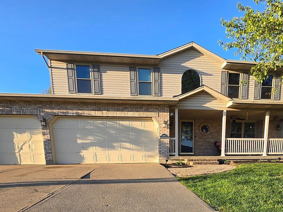 1st image of 3840 Hickoryview Dr
