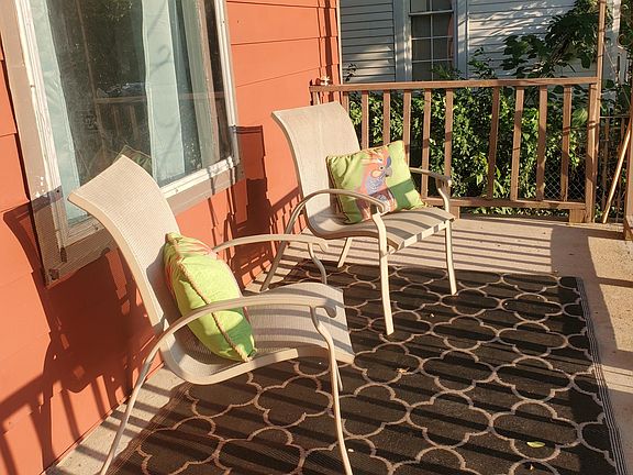 Enjoy morning coffee or evening cocktails .