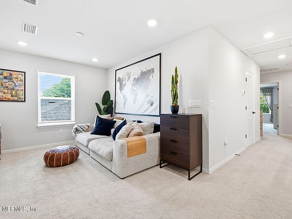 5th image of 661 BLIND OAK Circle