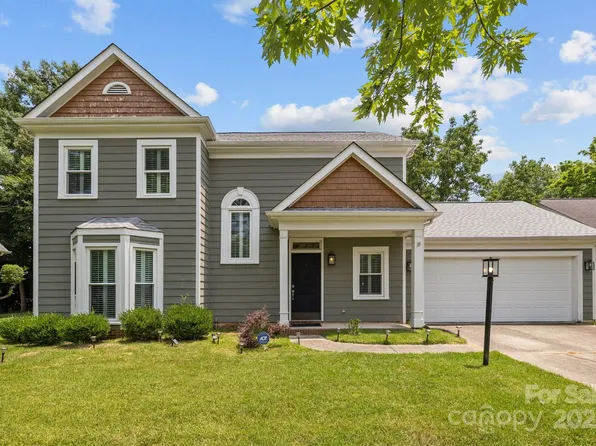 9121 Four Acre Ct, Charlotte, NC 28210