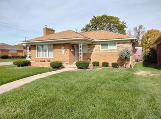 16405 W Collinson Ave, Eastpointe, MI 48021