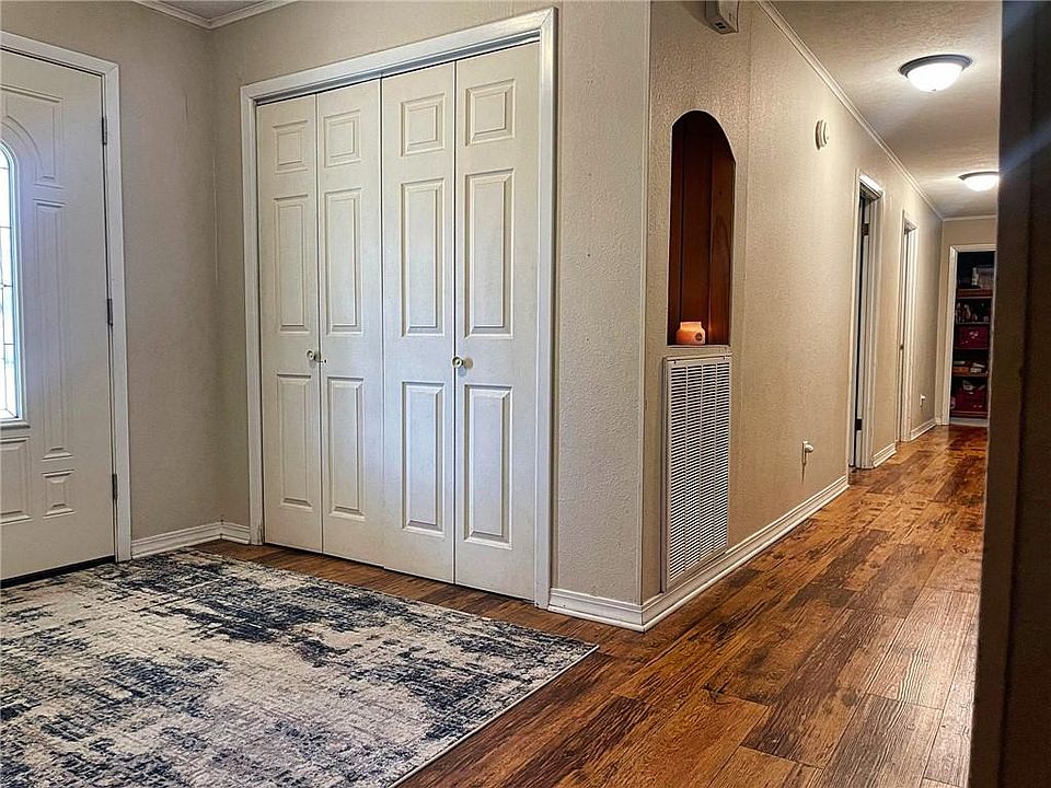 2520 Cowart St, Jena, LA 71342 Zillow