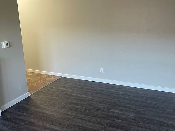 3rd image of 100 NW College Ave #110-06