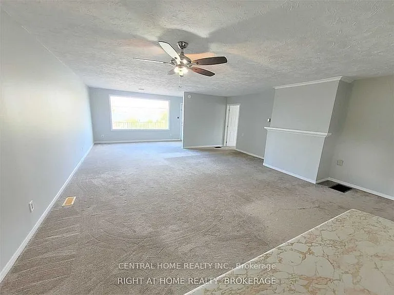 255 Bayview Ave — Photo 4