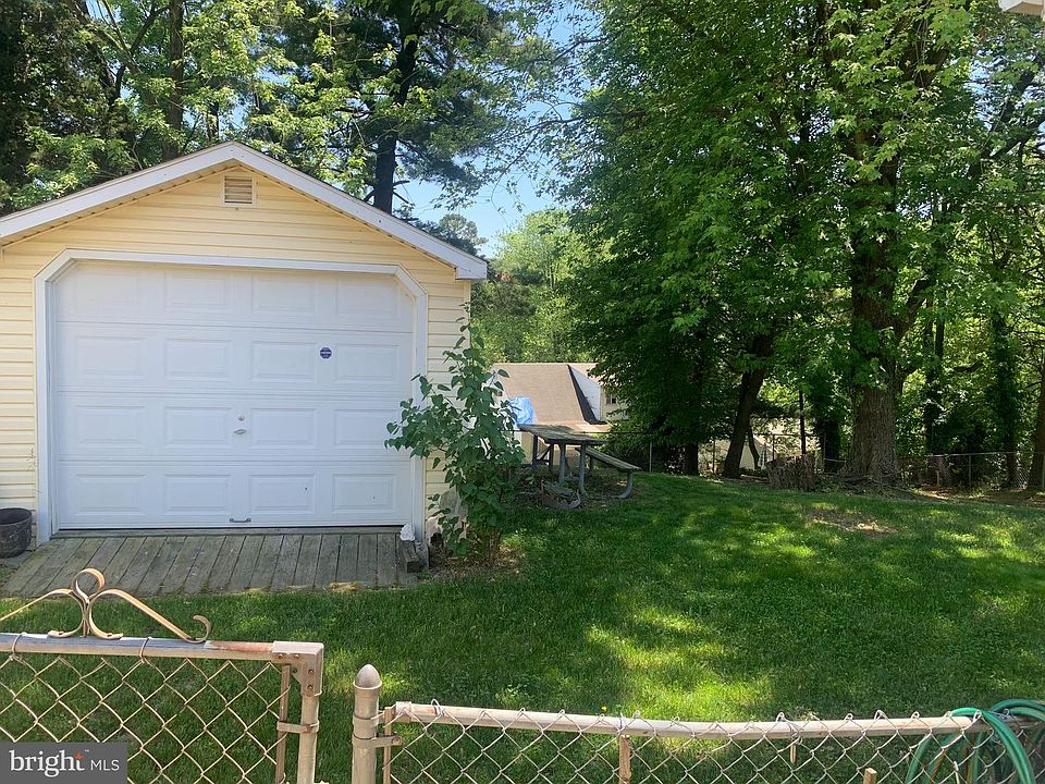 2nd image of 1305 Crisfield Dr