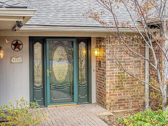 3rd image of 4812 Tamanaco Ct