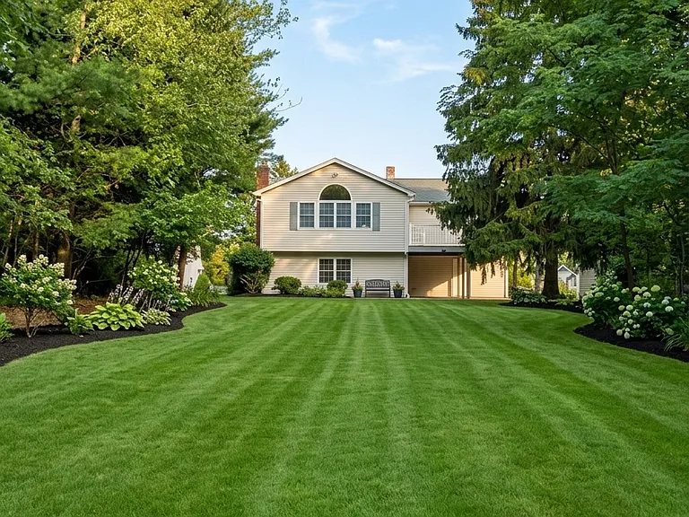 7 Brewster Rd — Photo 2