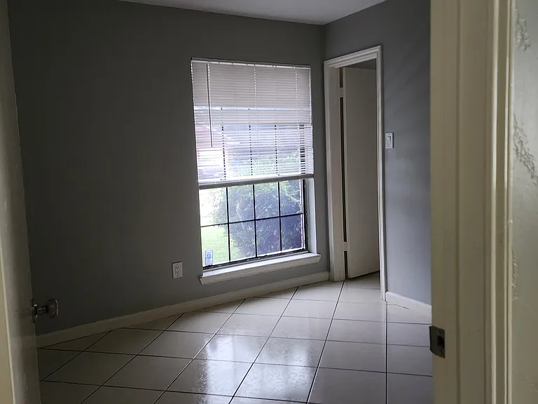 7904 Whitewater Ct — Photo 9