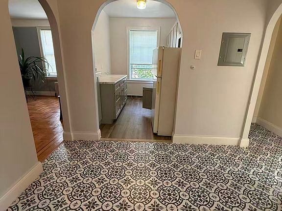 5th image of 8747 26th Ave #2F
