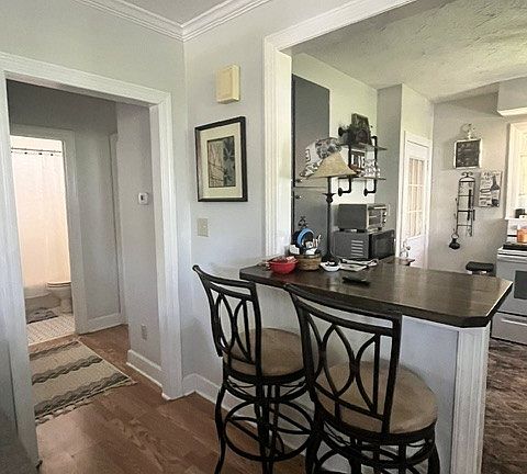 4th image of 108 Greenwood St